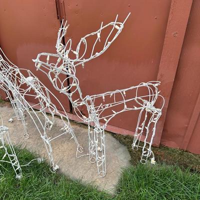 5 LIT REINDEER YARD DECORATIONS