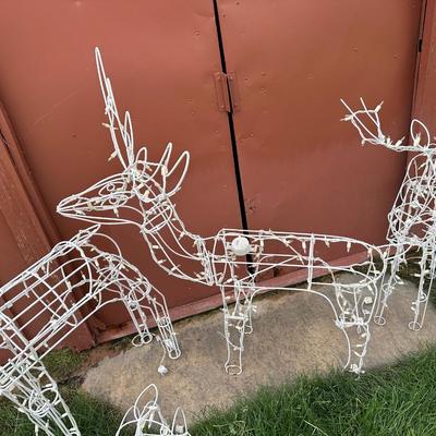 5 LIT REINDEER YARD DECORATIONS