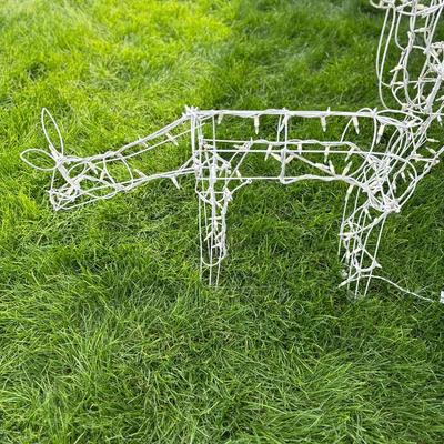 5 LIT REINDEER YARD DECORATIONS