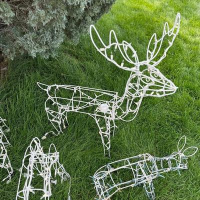 5 LIT REINDEER YARD DECORATIONS