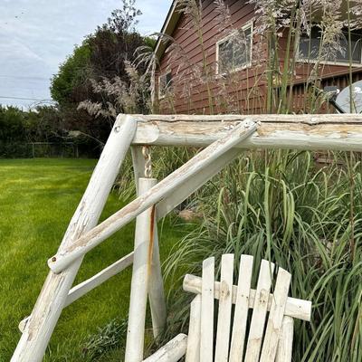 LOG DOUBLE SEAT SWING WITH TABLE