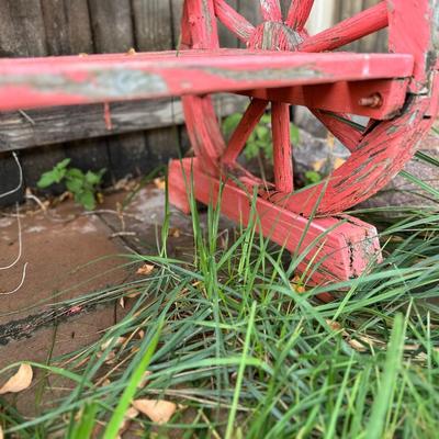WAGON WHEEL WOODEN BENCH