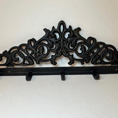 Lot 194. Metal Decor Items