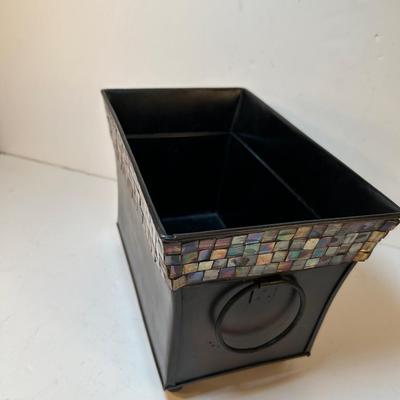 Lot 194. Metal Decor Items