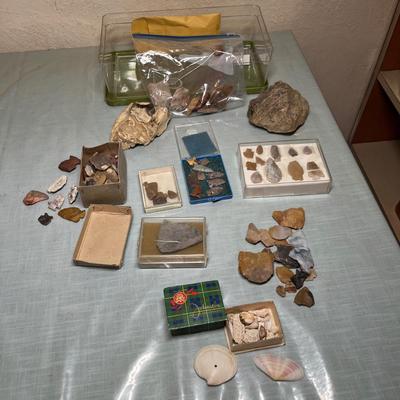 Lot 639 Box of rocks!