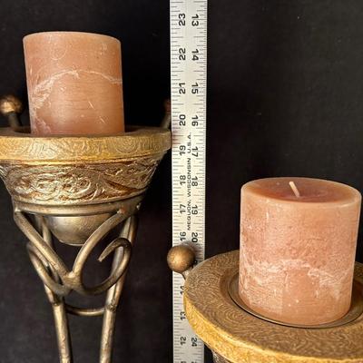 Lot 197. 3 Piece Decor Set