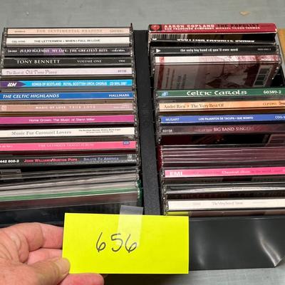 Lot 656 CDs collection