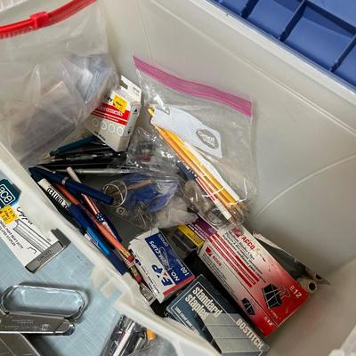 Lot 691 Tub of office supplies