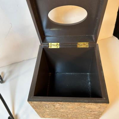 Lot 225. Bathroom Accessories