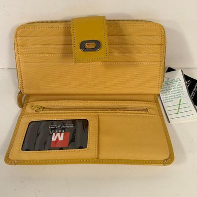 Lot 226. Wallet & Cosmetic Bags