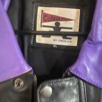 Nice Ex Large Kansas State Coat