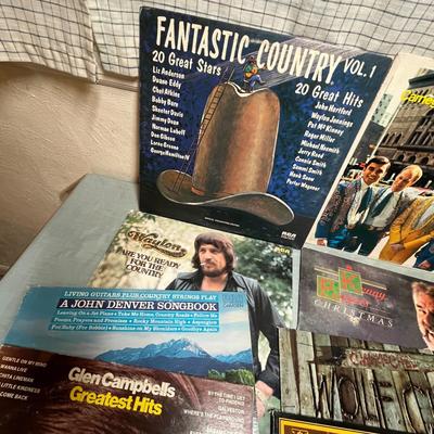Lot 711 Country LPs