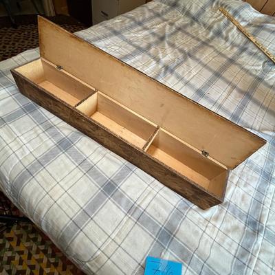 Lot 716 Antique Glove dresser box