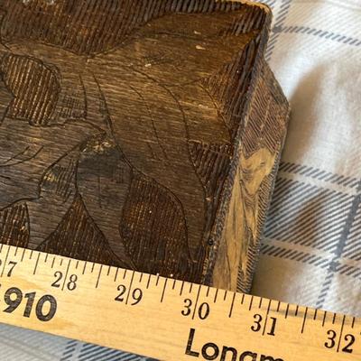 Lot 716 Antique Glove dresser box