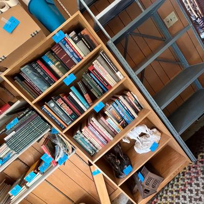 Lot 725 Particleboard Book shelf