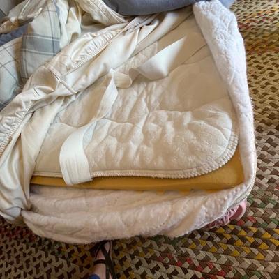 Lot 727 Full sized bed