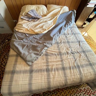 Lot 727 Full sized bed