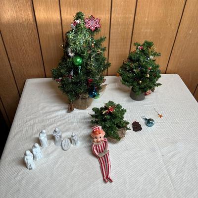 Lot 735 Mini Christmas trees