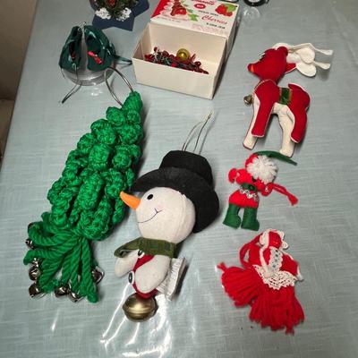 Lot 738 Christmas decor