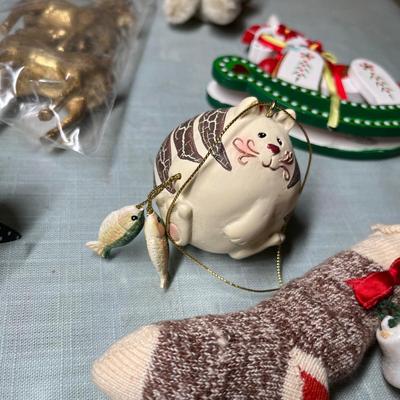 Lot 742 Christmas decor