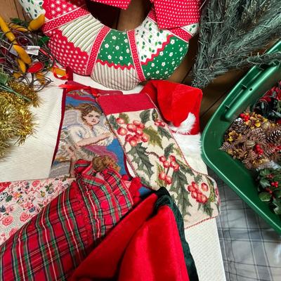 Lot 748 Tub of Christmas