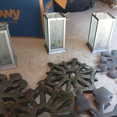 3D METAL SNOWFLAKES AND 3 CANDLE LANTERNS