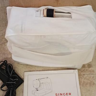 SINGER SIMPLE SEWING MACHINE