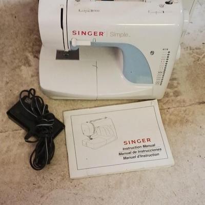 SINGER SIMPLE SEWING MACHINE