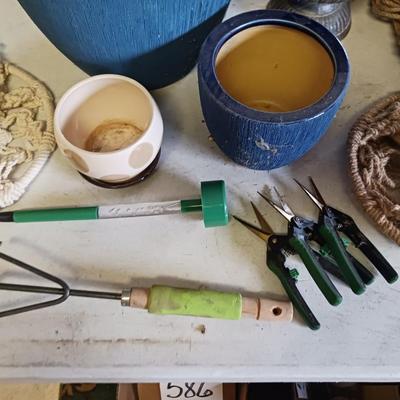 GARDENING GOODS