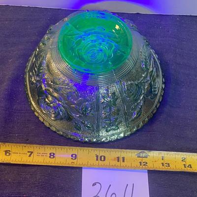 Vintage Carnival Green Emerald Glass Bowl