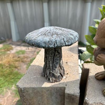 CONCRETE SQUIRREL AND 3 MUSHROOMS