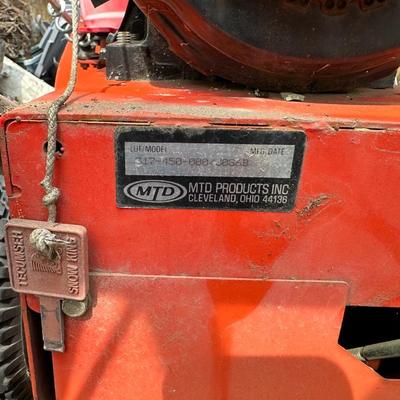 MTD 5/20 SNOW BLOWER
