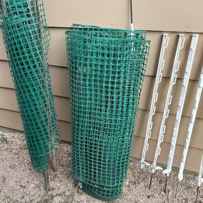 TEMPORARY FENCING WITH POLES