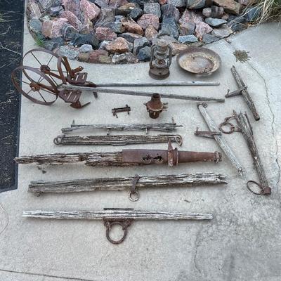 AN ASSORTMENT OF ANTIQUE/PRIMITIVE FARMING PIECES