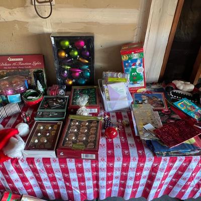 Holiday / Xmas Lot