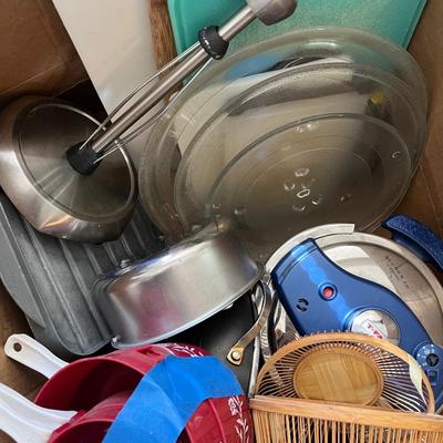 Kitchen Items - Pots, Baking Trays, Linens