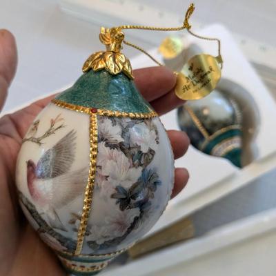 NIB Porcelain "Nature's Poetry from Lena Liu"