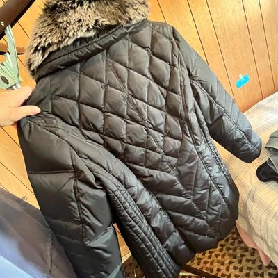 Lot 753 Women's parkas