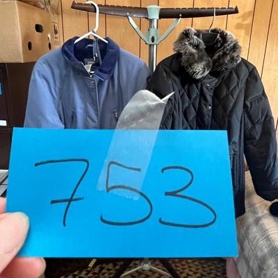 Lot 753 Women's parkas