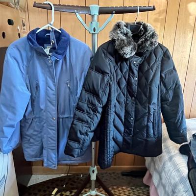 Lot 753 Women's parkas