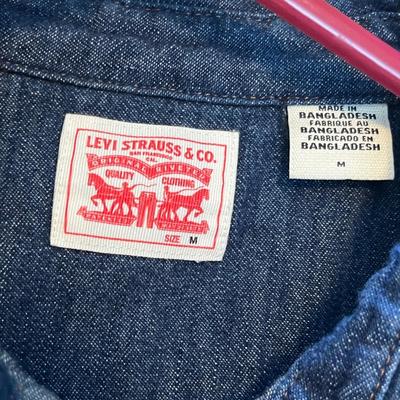 Lot 760 Women's denim shirts