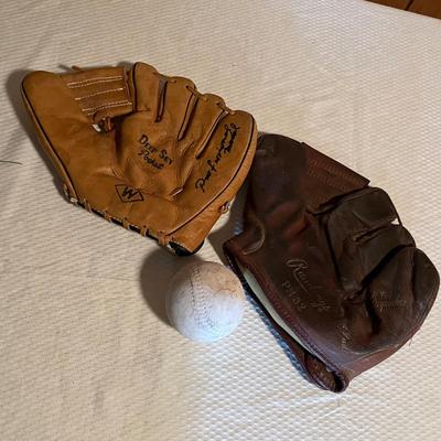 Lot 766 Vintage Baseball gloves