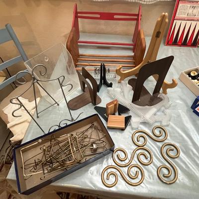 Lot 768 Display items