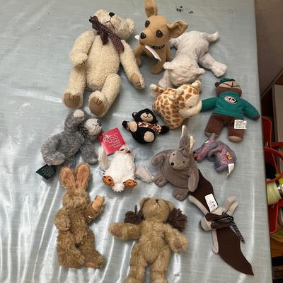 Lot 781 Stuffed animals
