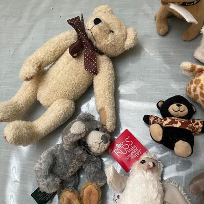 Lot 781 Stuffed animals