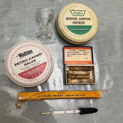 Lot 794 Vintage bathroom items