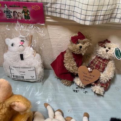Lot 797 Stuffed animals