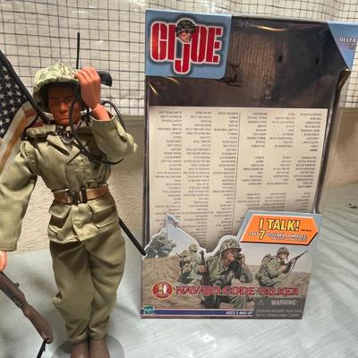 Lot 800 GI Joe Action Figures