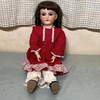 Lot 817 Large ceramic doll
