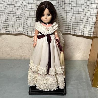 Lot 819 Ceramic young lady.